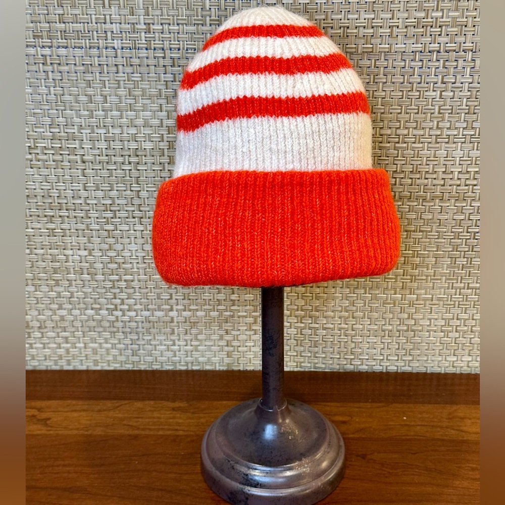 🌟HP🌟NWOT ZARA Bright Orange & Cream  Acrylic Blend Knit Beanie Hat M